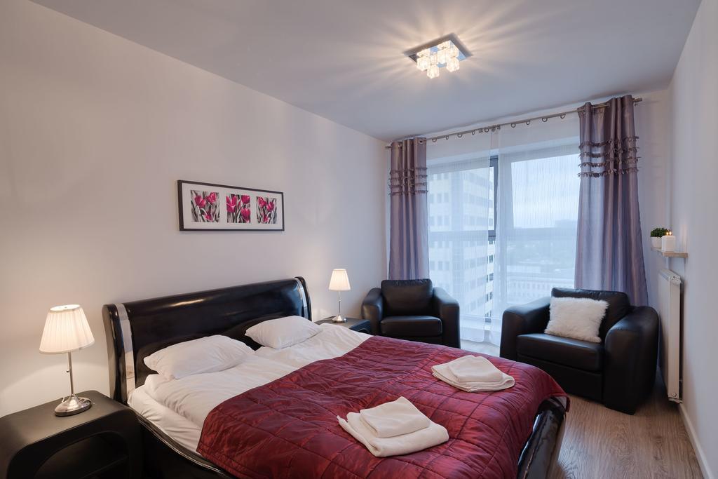 City Aparthotel Wola Warsaw Room photo